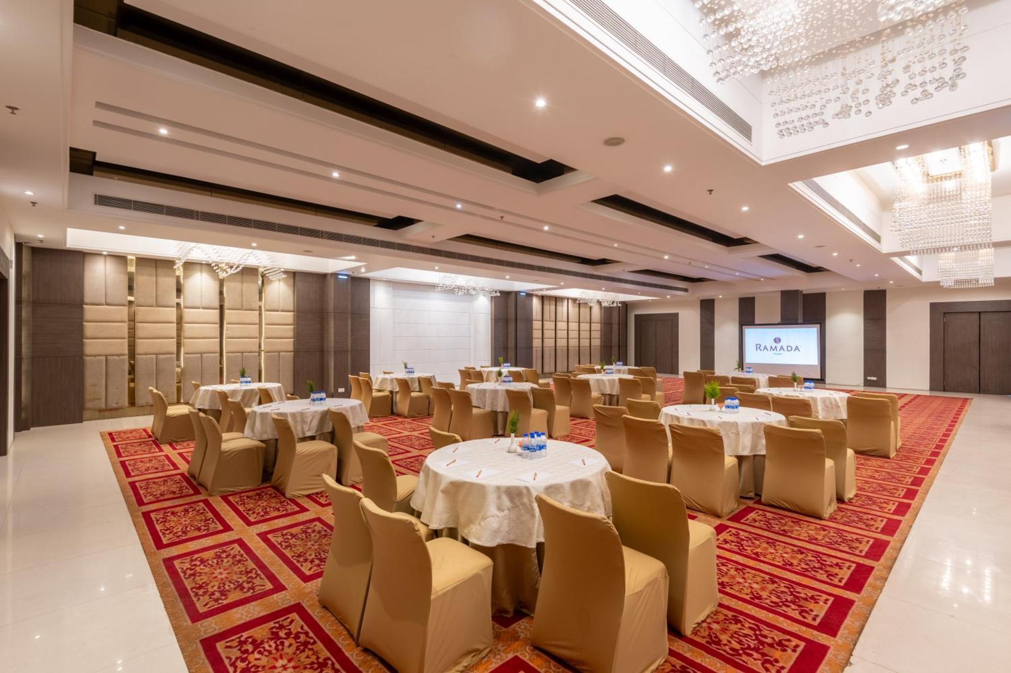 Ramada by Wyndham Kasauli Hotel Bagian luar foto